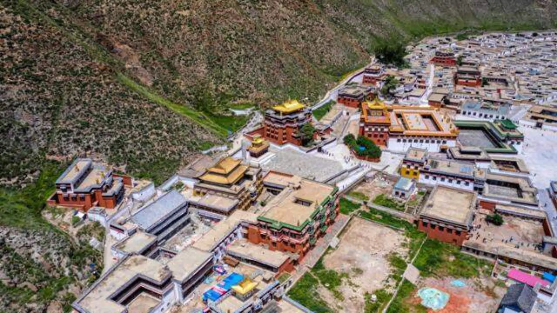 VISTA AEREA DEL MONASTERIO